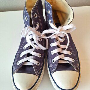 Converse - navy Chuck Taylor high tops